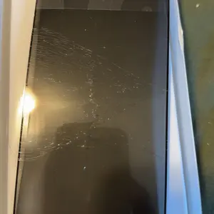 Product Review of [2PCS] FUNCAT GLOBAL Screen Protector-Dust-free Applicator FOR iPhone 17/16/15/14/13/12 "On SALE for NEW APPLE" (Reusable Easy Installation) Headset Covered, Fully Protection, Fingerprint-proof, Electroplated Layer, Tempered glass from ♌** ** L**n