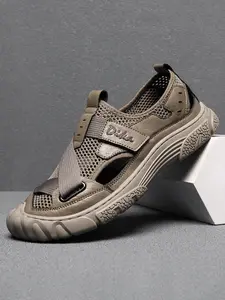 Outdoor sandals, fashionable mesh ultra fiber casual men's shoes, one foot lazy shoes, beach shoes