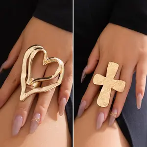 Exaggerated sweet cool metal heart-shaped ring, fashionable personalized pattern cross ring
