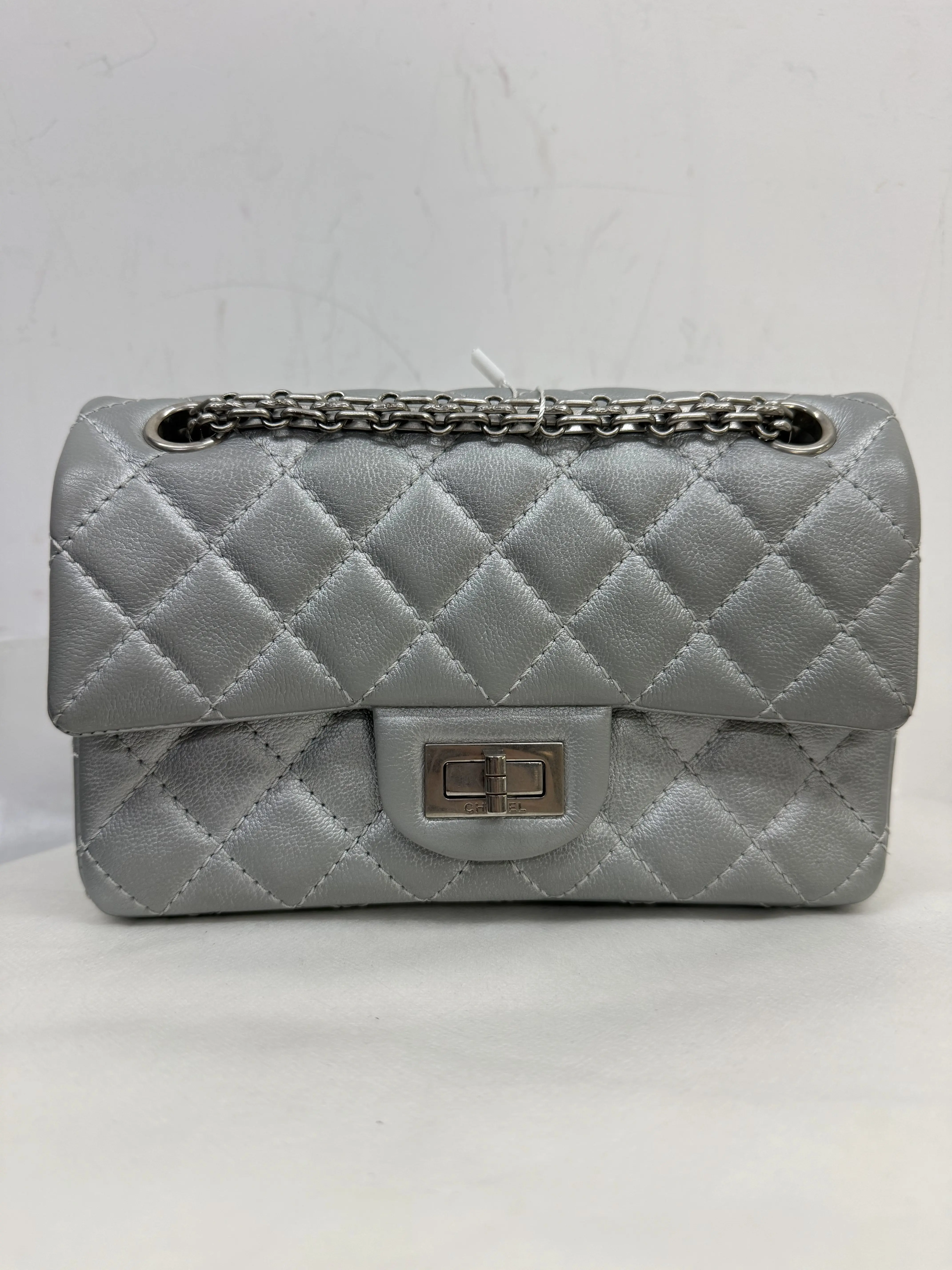 Pre-owned CHANEL Mini 2.55 Metallic Silver Bags Caviar Leather Shoulder Bag (98% New, B2508010)