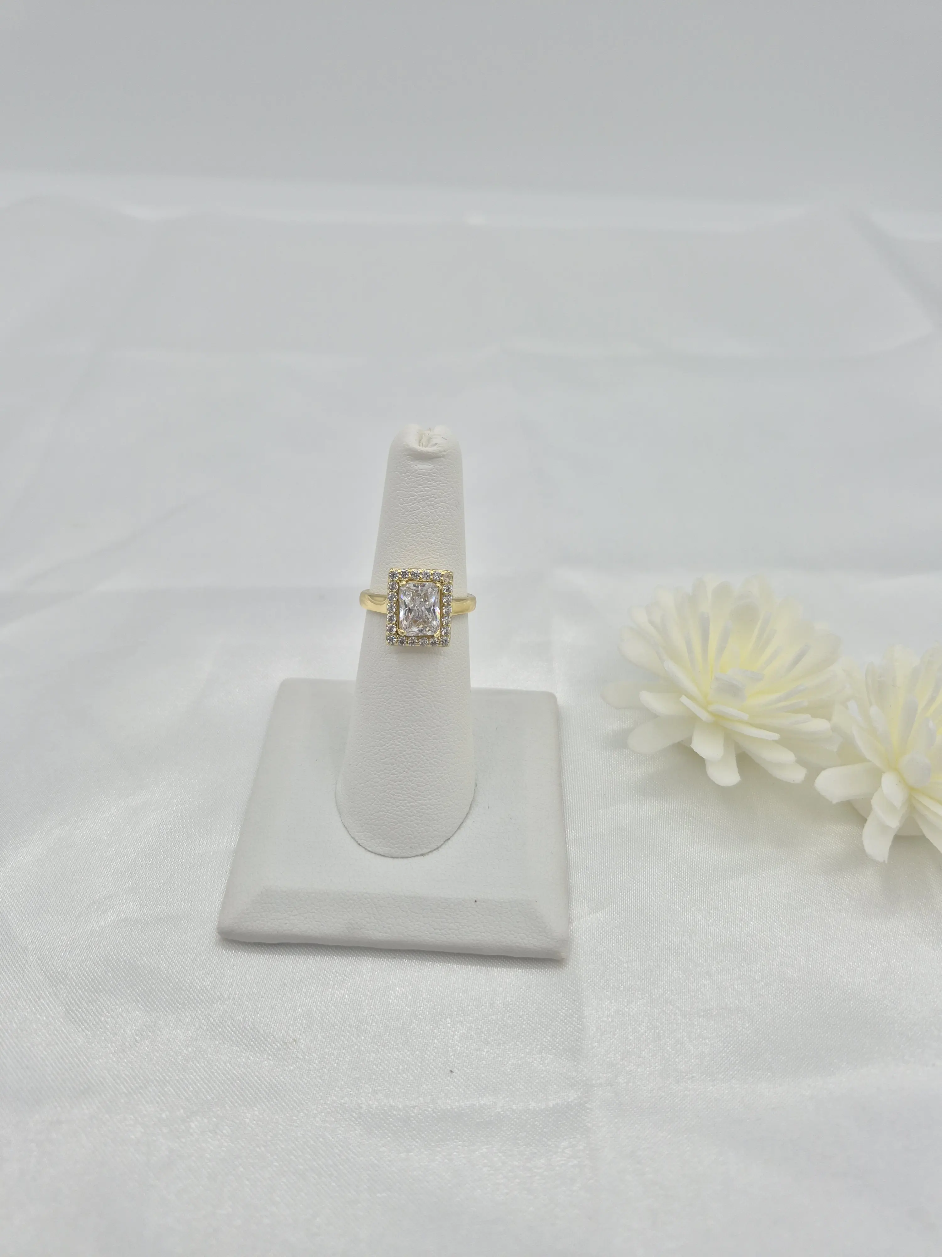 14k gold plated ring. (25) 14k gold plated ring. (25)
