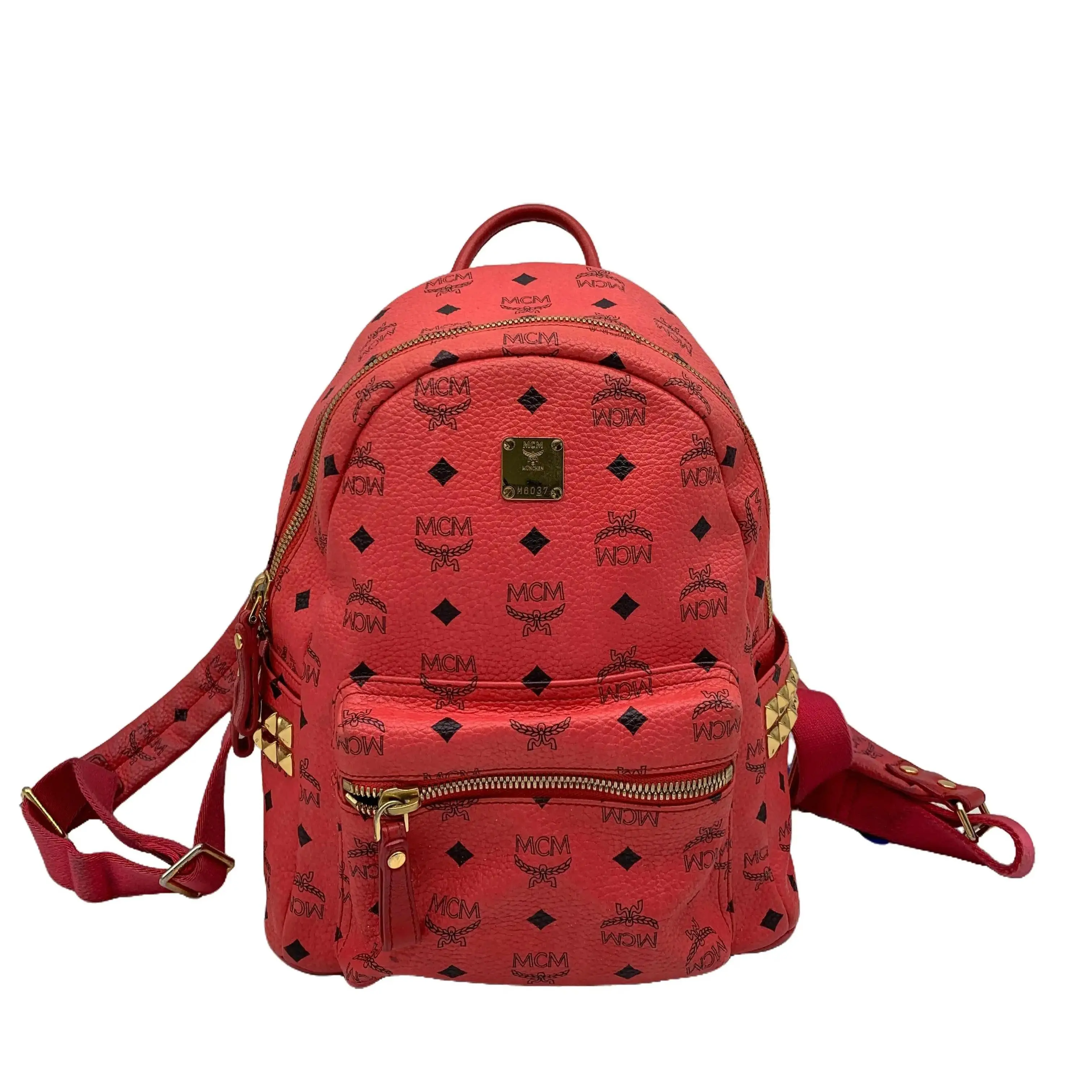 Pre-owned MCM Red Visetos Studded Backpack/wj08302002/2002