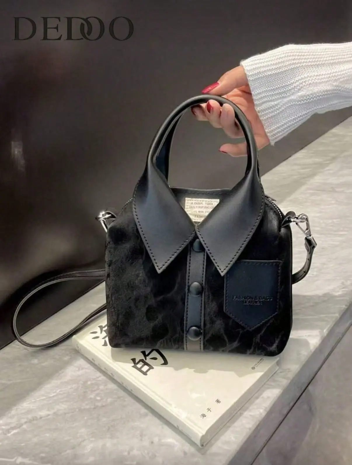 Shaped Bag Small Square Crossbody Bag, Pu Fabric with Ajustable Strap Shoulder Bag Satchel Hot Girl Style Clothing Purse Bag Unique Stylish Women's Handheld Bag With Simple Shirt Design Work Bag
