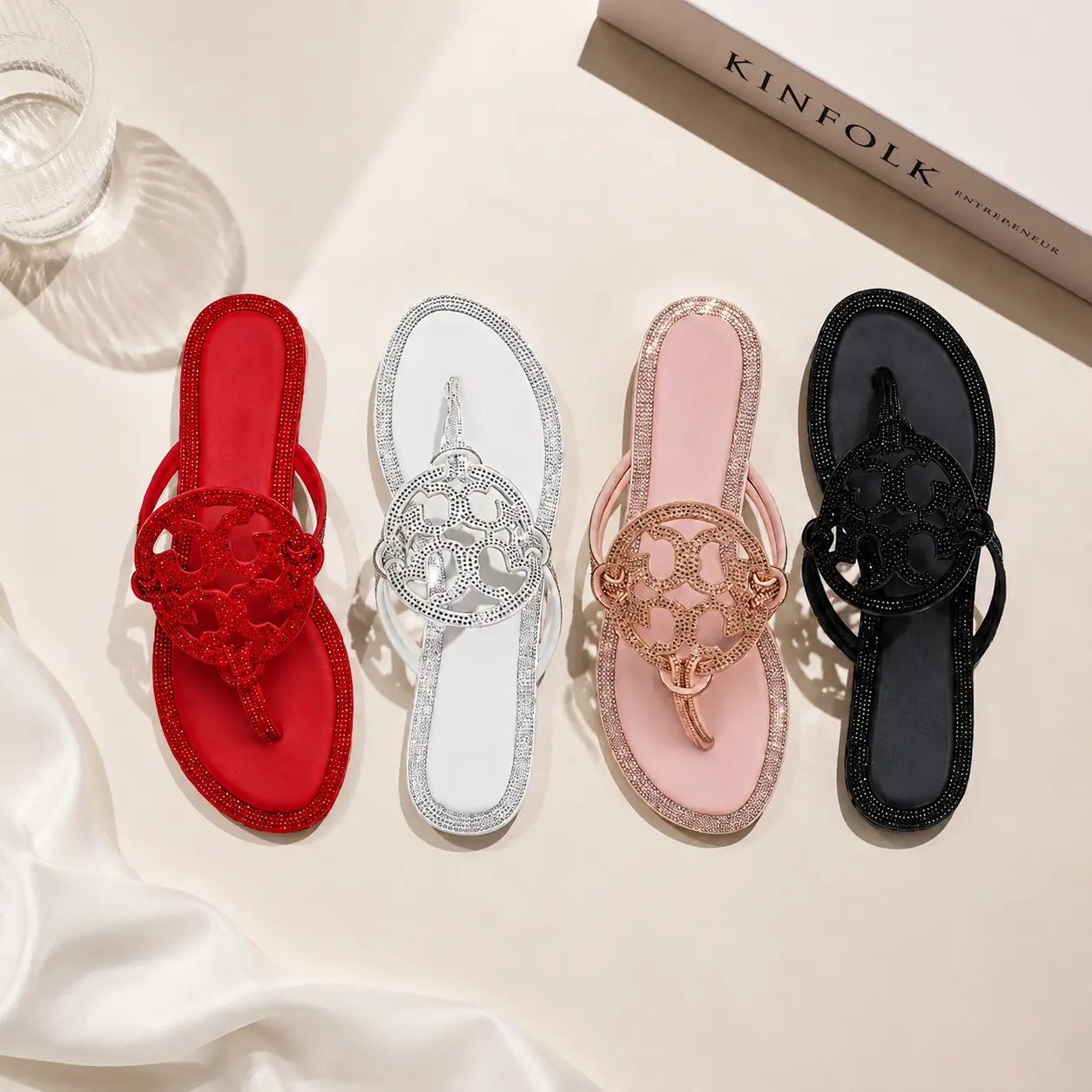 Women's Rhinestone Flat Sandals Luxury Crystal Toe Ring Slides Elegant Summer Beach Shoes Casual Fashion Flip Flops