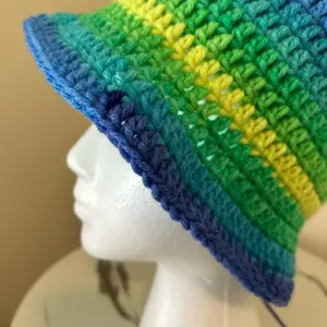Bucket hat