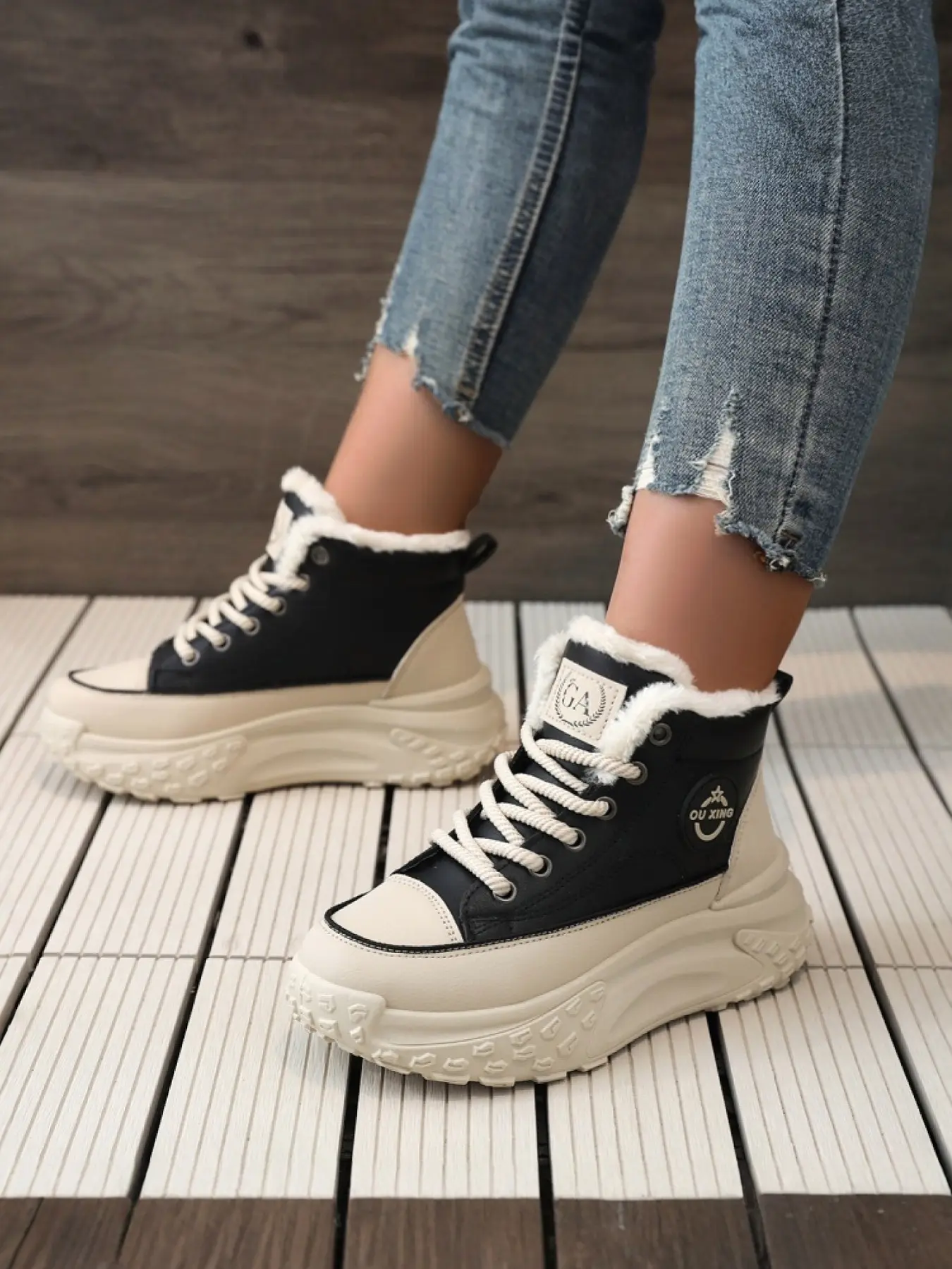 Women's autumn and winter fashion plush casual shoes; thick-soled high-water platform outdoor Closed lace-up thickened sports shoes; lightweight comfortable soft-ed anti-skid wear-resistant commuting warm shoes Walking Shoes