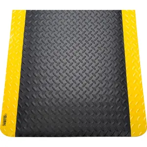 Taicang All Mats Plastic Industry 800319 0.93 in. & 3 x 5 ft. Global Industrial Diamond Plate Ergonomic Mat - Black & Yellow Border