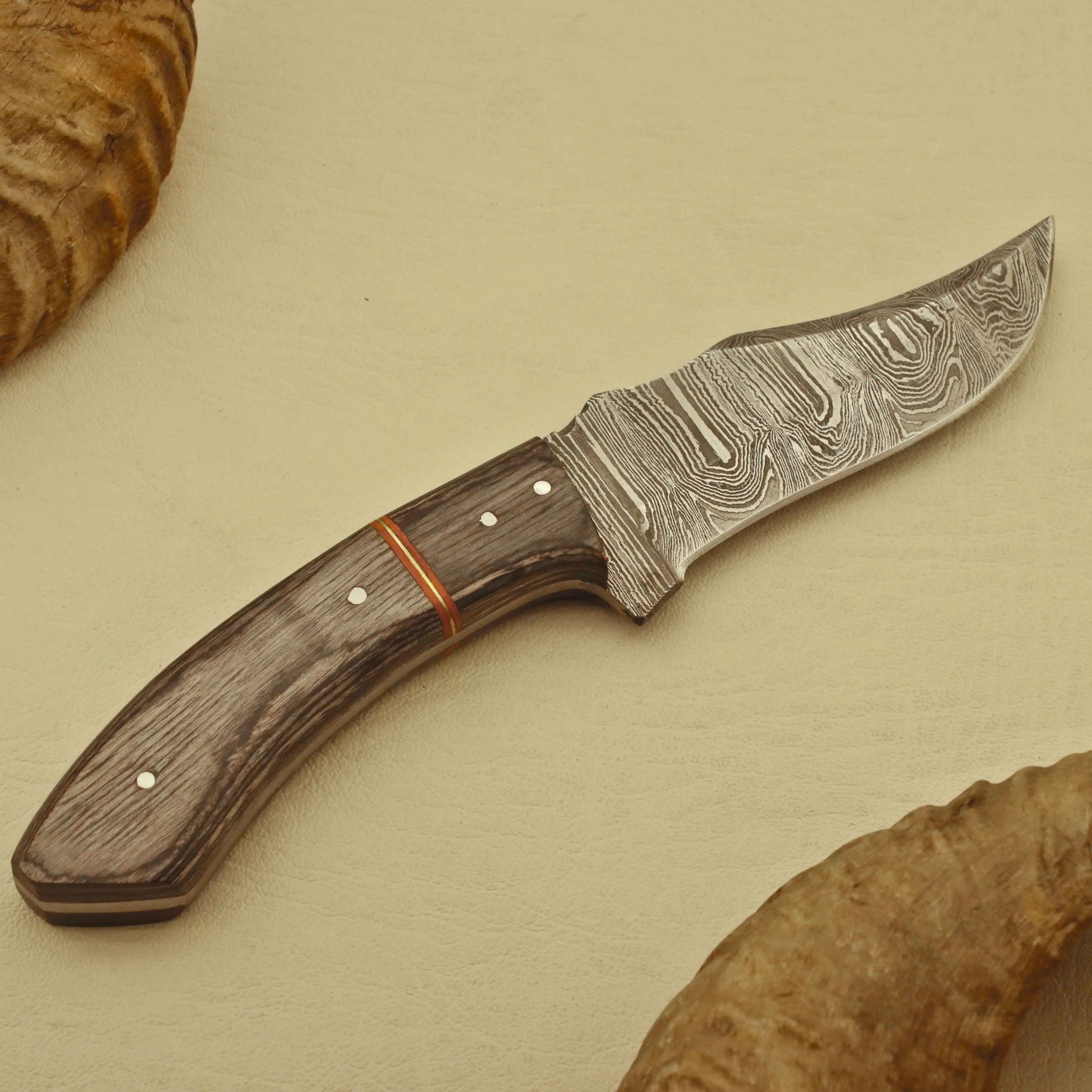 Handmade Damascus Hunting Knife | Full Tang Steel Blade, Leather Sheath