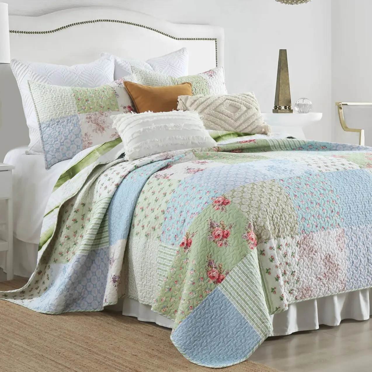Cottage Style 3-Piece Quilt Set Bedding - Vintage Floral Patchwork Bedspread, Soft Polyester Fabric, Farmhouse Aesthetic, Easy-Care Machine Washable Bedding Sets
