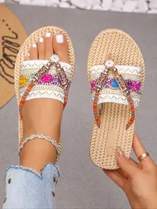 Summer New Bohemian Style Rhinestone Toe Thong Sandals, Woven Upper, Metal Flower Accessories, Imitated Straw Thick Sole, Anti-Slip Flat Shoes, Women