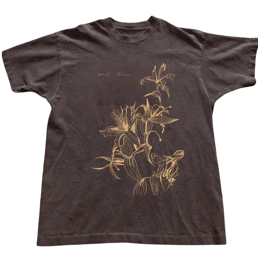 The Botanical Flower Graphic T-Shirt, Vintage Floral Line Art Tee, Nature Aesthetic Shirt, Minimal Garden Tee, Cottagecore Plant Shirt, Trending Shirt