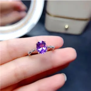 High-end natural amethyst ring for women, with pure crystals, brilliant fire color, dazzling sparkle, finely crafted, light luxury style