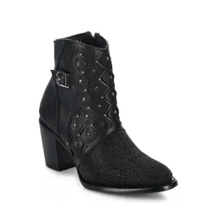 CU876 Bota Cuadra Stingray Negra