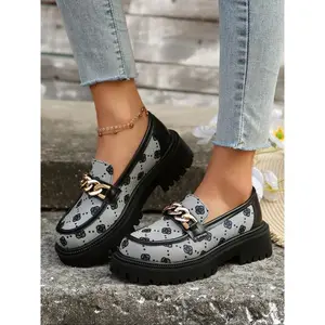 Autumn Winter Women's Comfortable Flat Loafers, Round Toe Design, Classic Clover Pattern with Metal Chain, Casual Slip-On Shoes