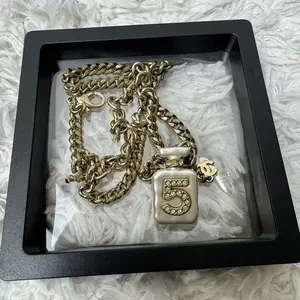 Pre-owned CHANEL Metal Bag Accessories Strass & Resin No. 5 Perfume Bottle Pendant Necklace Elegant Design, Versatile Accessory, Perfect Gift for Perfume Lovers