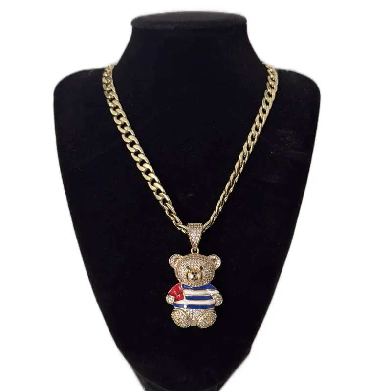 Cadena cubana mide 16 pulgadas  con dije de oso con la bandera de Cuba 14k oro laminado