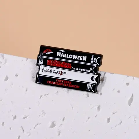 Halloween Themed Vintage Cassette Tape Design Brooch, Punk Gothic Terror Metal Brooch, Lapel Badge, Fashion Accessories for Men & Women, Brooch Pins, Brooch Clip, Alloy Brooch Pin