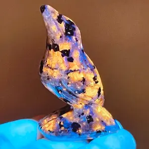 Natural Yooperlite Raven Carving - UV Fluorescent Crystal, Witch Altar Healing Decor, Jewelry Accessories Gift