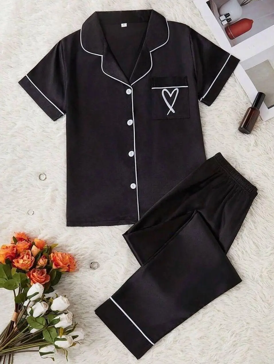 2pcs Imitation Silk Heart Embroidered Short Sleeve Top And Pants Pajama Set