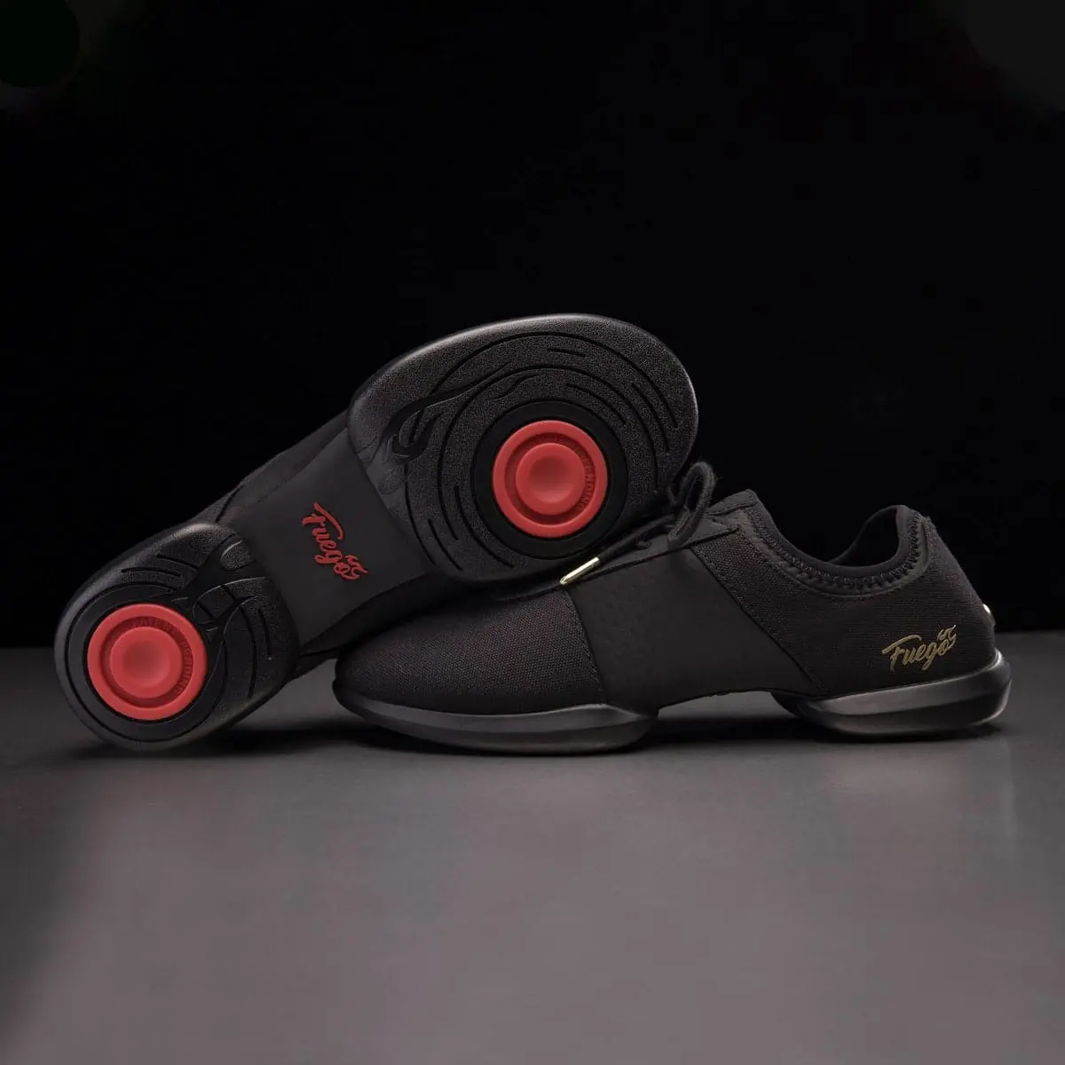 All-black Split-sole