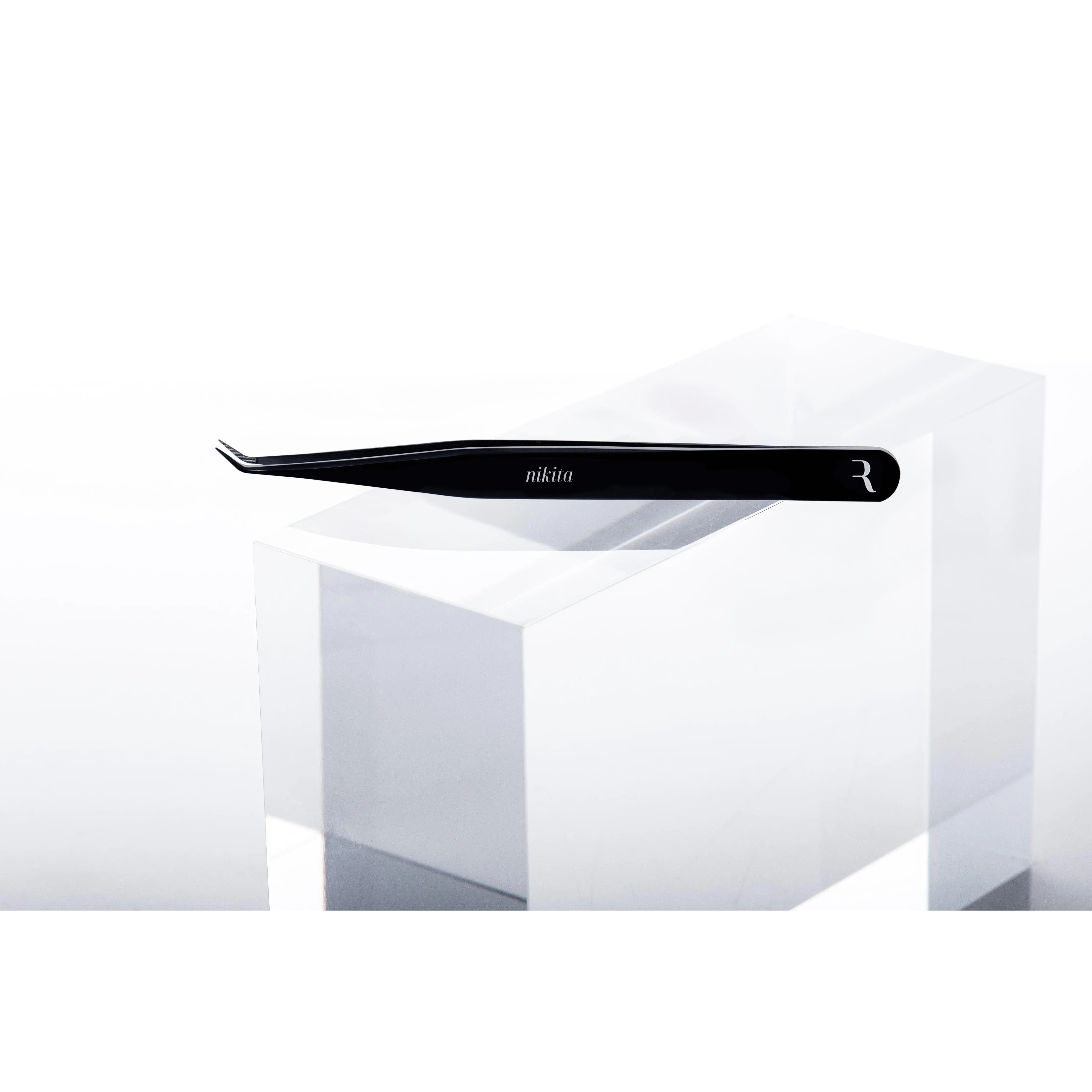 Nikita Mega Volume OmniGrip Tweezer