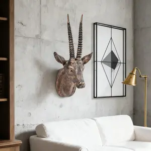 Retro deer and antelope head hanging decorations, wall resin animal head sculptures, ideal choices for indoor entrance hall backgrounds, KTV and fireplace atmosphere decoration, and home decoration