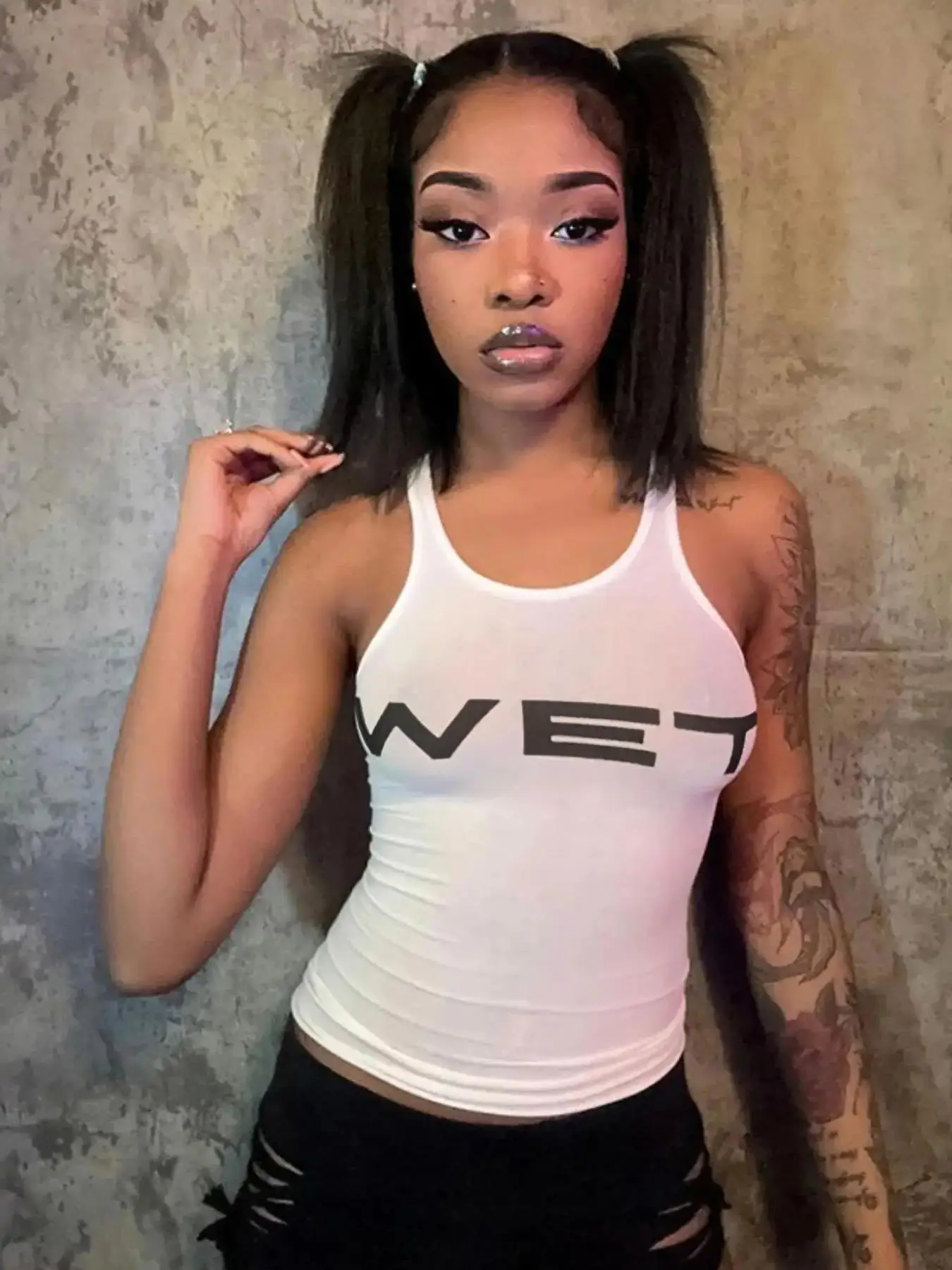 Women's Letter Print Round Neck Tank Top, Casual Streetwear Sleeveless Cropped Top for Summer, Ladies Teen Girls Clothes for Daily Wear