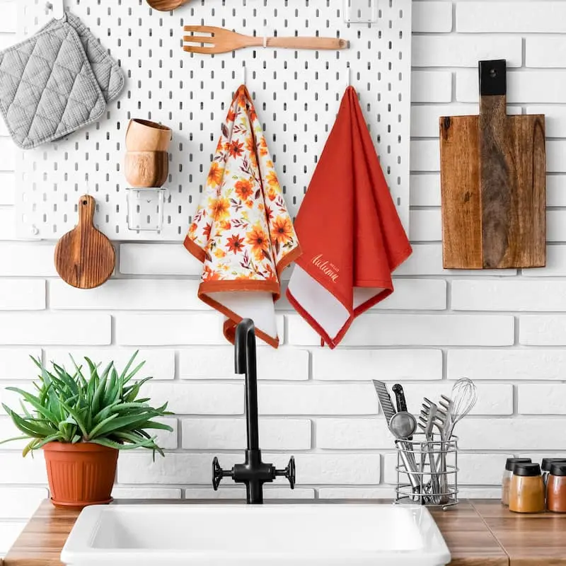 Northlight 36231568 26 x 16 in. Hello Autumn & Floral Fall Harvest Kitchen Tea Towel, Multi Color - Set of 2