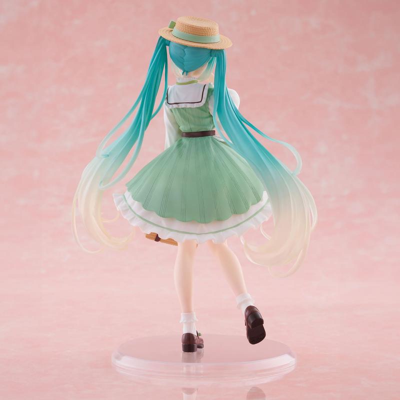 18cm Hatsune Miku Fashion Series Preppy/Fancy/Country PVC Anime Figure Official Figurine Collectible Model Table Ornament Fan Collection Holiday & Birthday Gifts