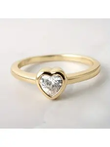 Fashionable and minimalist heart-shaped cubic zirconia women's ring suitable for parties, banquets, engagements, ladies' jewelry gifts