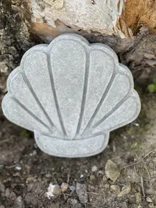 Seashell Garden Art measures 5 x 4 1/2"