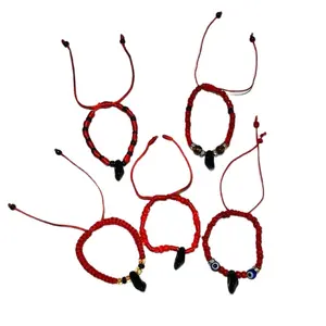 Adjustable Azabache little bracelet with different styles . Perfectos para niños