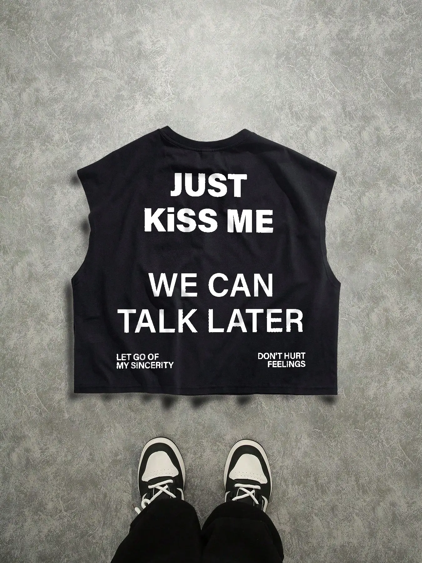 Men's 'just Kiss Me' Print Loose Oversized Short Sleeve Vest, Sleeveless, Graphic Tank Tops, Y2K Street Style, Streetwear, Romantic Slogan Cool Top, Casual Fit for Night Out & Daily Wear, Sleeveless Shirt