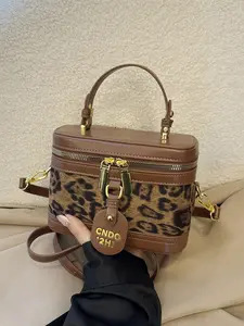 Retro leopard print box bag, small exquisite , fashionable handbag messenger bag, contrast color splicing casual texture all-match small square bag, Casual Trendy Bag, suitable for daily travel, shopping and dating, etc.