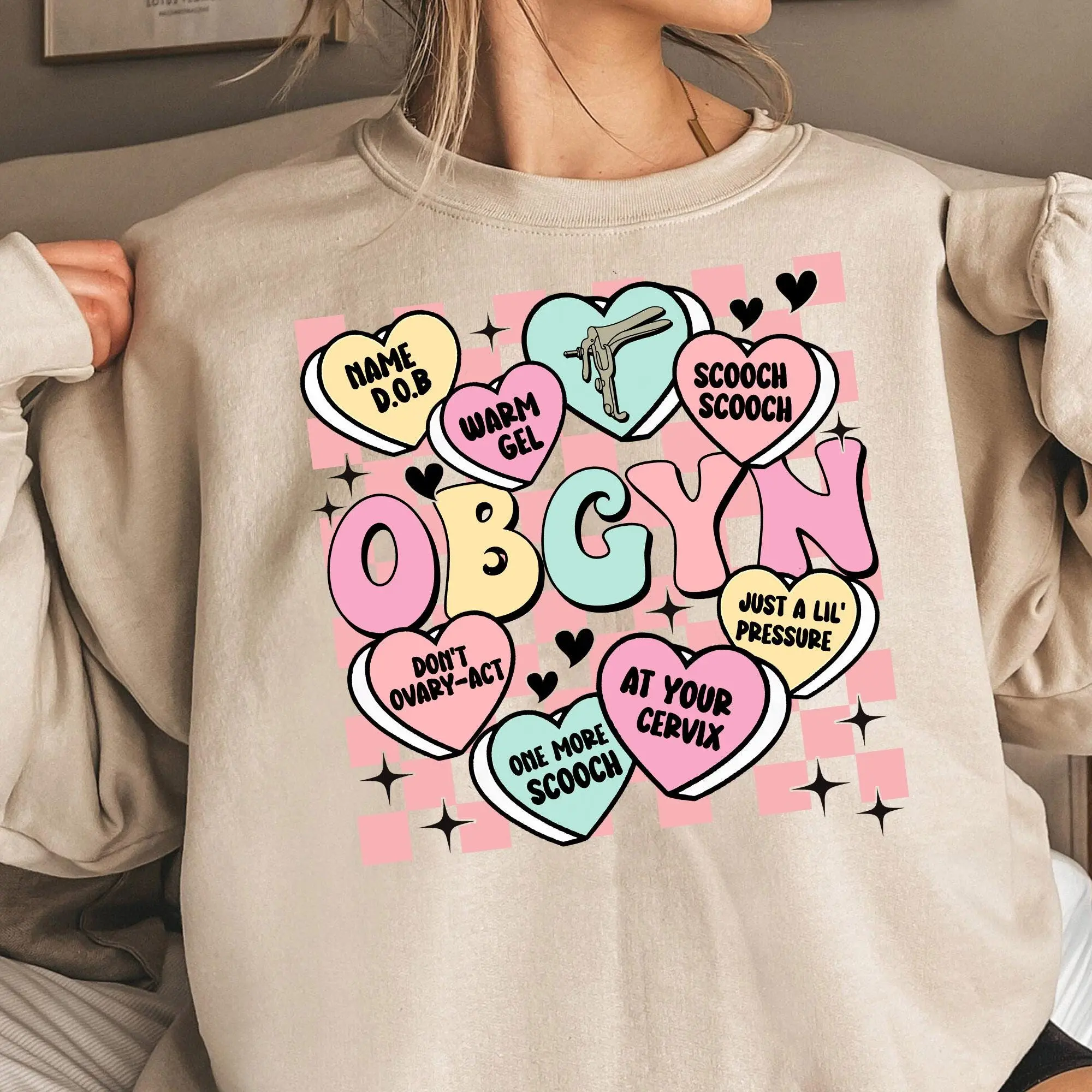 Valentine's Day Obgyn Graphic T-shirt Obgyn Nurse Cute Hearts Crewneck Machine Washable T-shirt Gift For Labor And Delivery Nurse Obstetrics Shirt