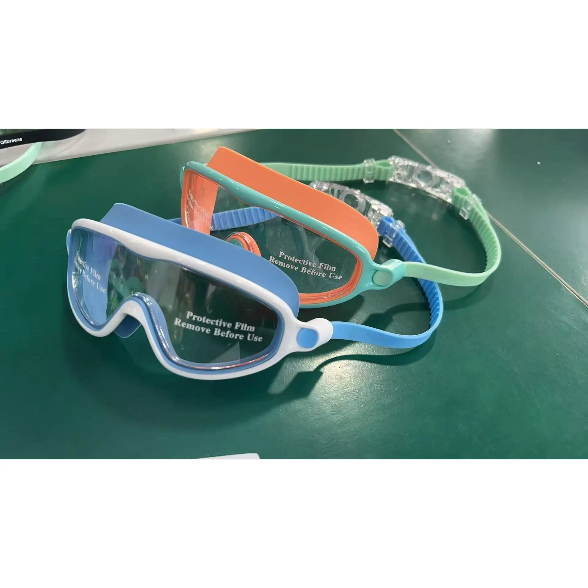 White and blue/boxed