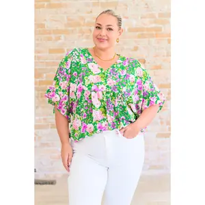 Florence V-Neck Statement Top in Kelly Green