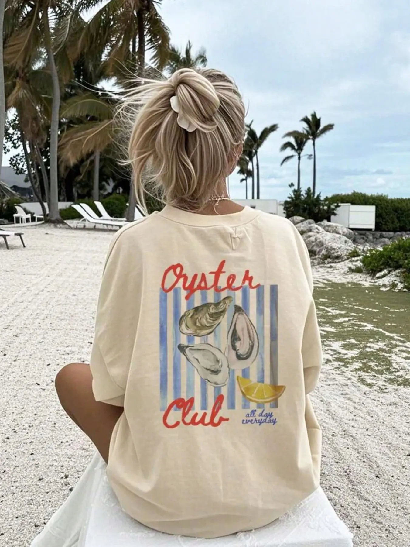 Oyster Pattern Lightweight T-Shirt, Women's Casual Crew Neck Round Neck Short Sleeve Top, Summer Vacation Beach Wear, Y2K Style, Fashionable Graphic Tee, Graphic Tees Women