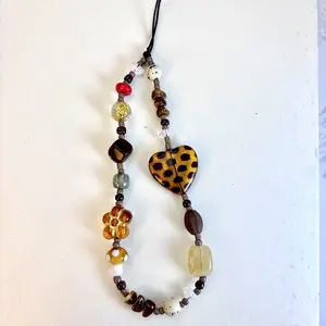 1 piece of retro amber leopard print heart-shaped mushroom flower mobile phone wristband hanging rope - keychain camera pendant mobile phone strap anti lost rope bracelet