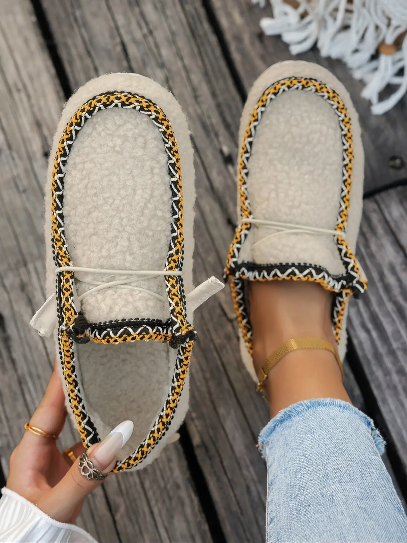 Women's Winter Teddy Fleece Loafers, Warm One-Step Lightweight Slip On Shoes, Low Top Casual Flats with Lace Design, Casual Fashion Shoes, Perfect for Home & Outdoor Wear