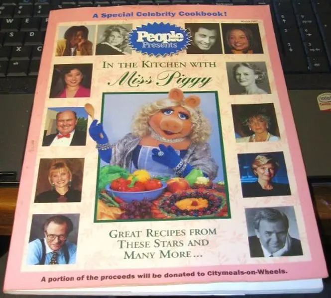 USED-In the Kitchen with Miss Piggy by Inches, Alison (Paperback)