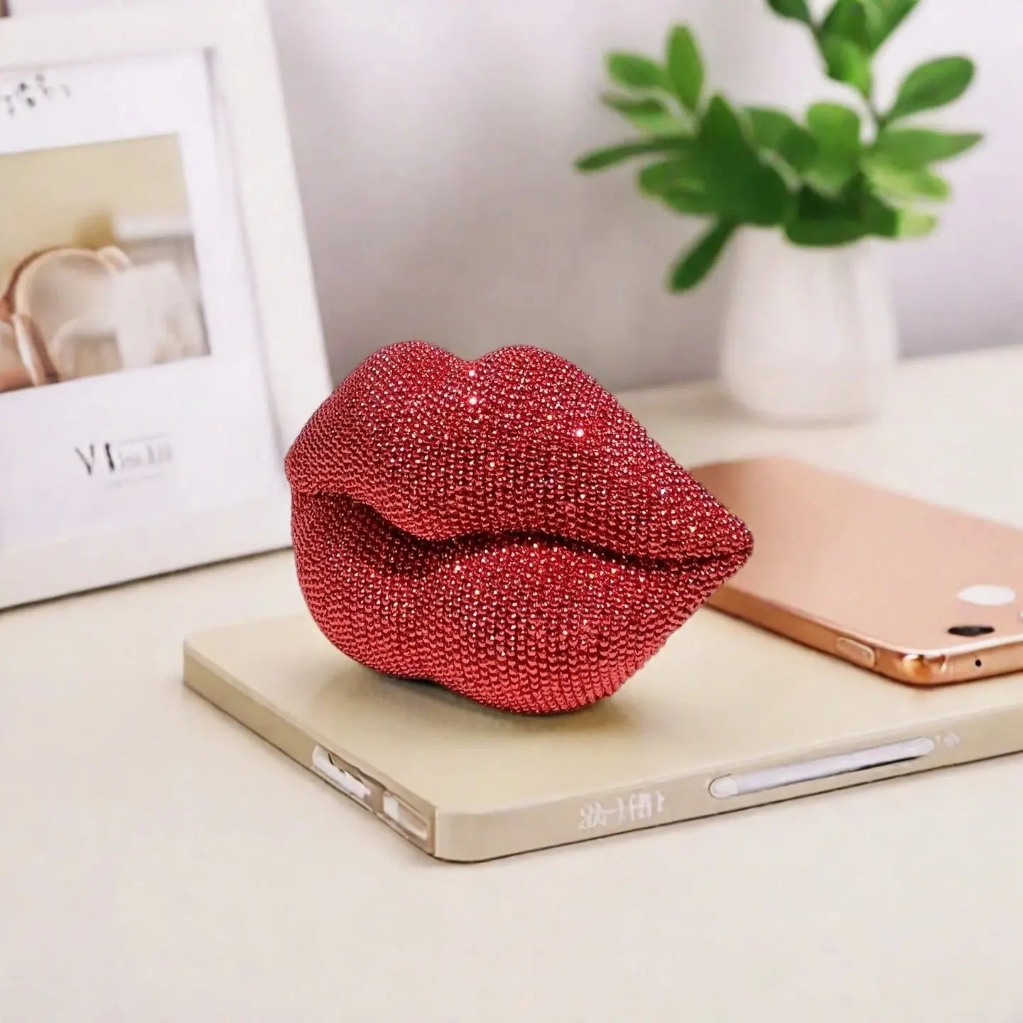 1pc Sexy Lips Statue Figurine Decoration Items, Figurines Decor, Home Decor Accessory, Perfect for Home Living Room, Office, Bedroom, Bar, Hotel, Valentine's Day Gift, Holiday Decorations