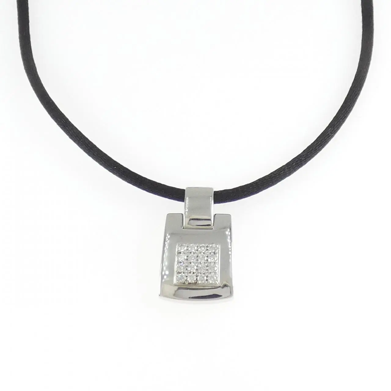 CHAUMET 750 White Gold Diamond Necklace