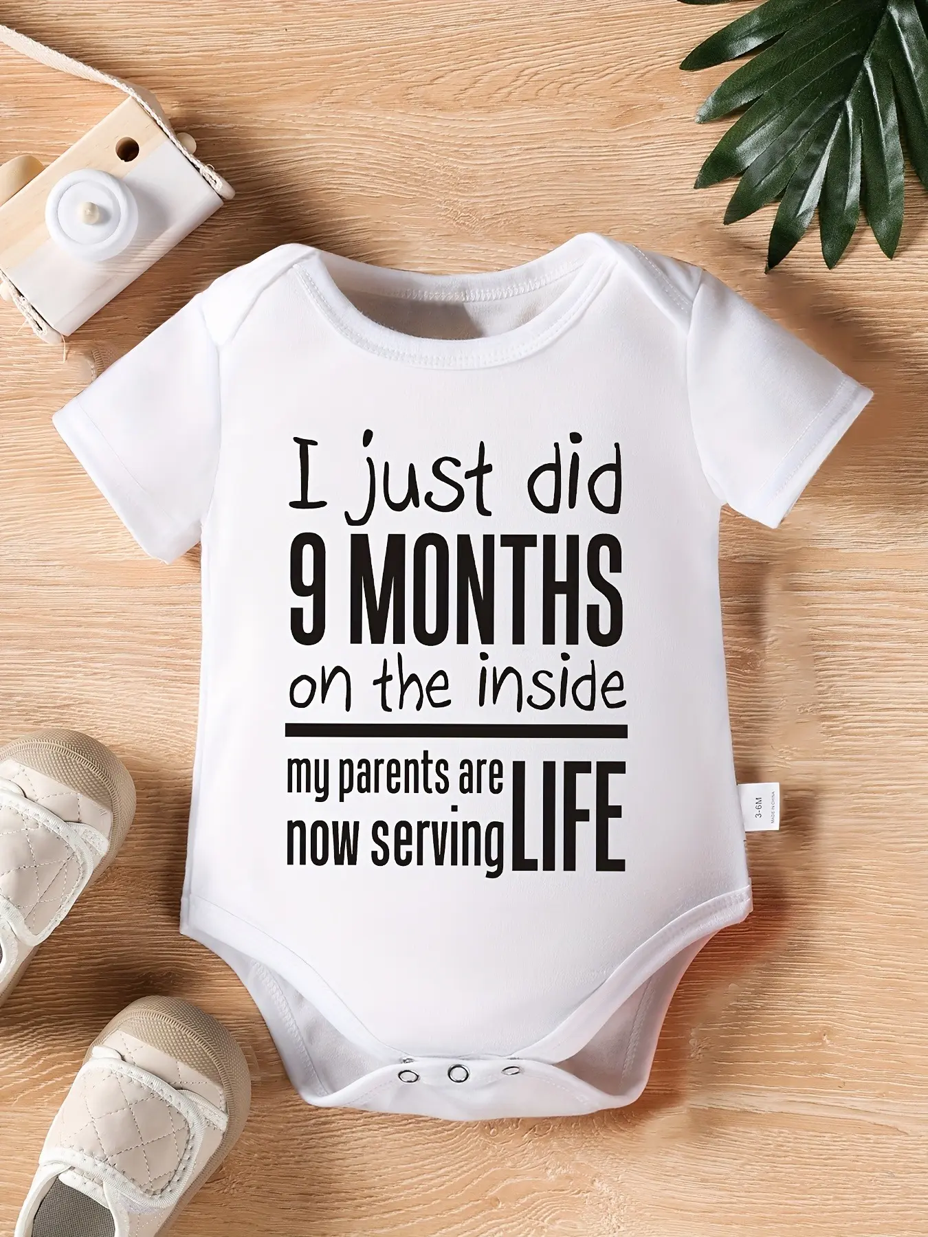 Unisex Baby Soft Cotton Short-Sleeved Triangle Jumpsuit - Baby Clothes Letter Print Bodysuit with "I Just Did 9 Months on The Inside My Parents Are Now Serving Life" for Newborns, Outdoor Use