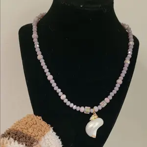 Lavender Crystal Pearl Necklace with Natural Mother-of-Pearl Shell Pendant