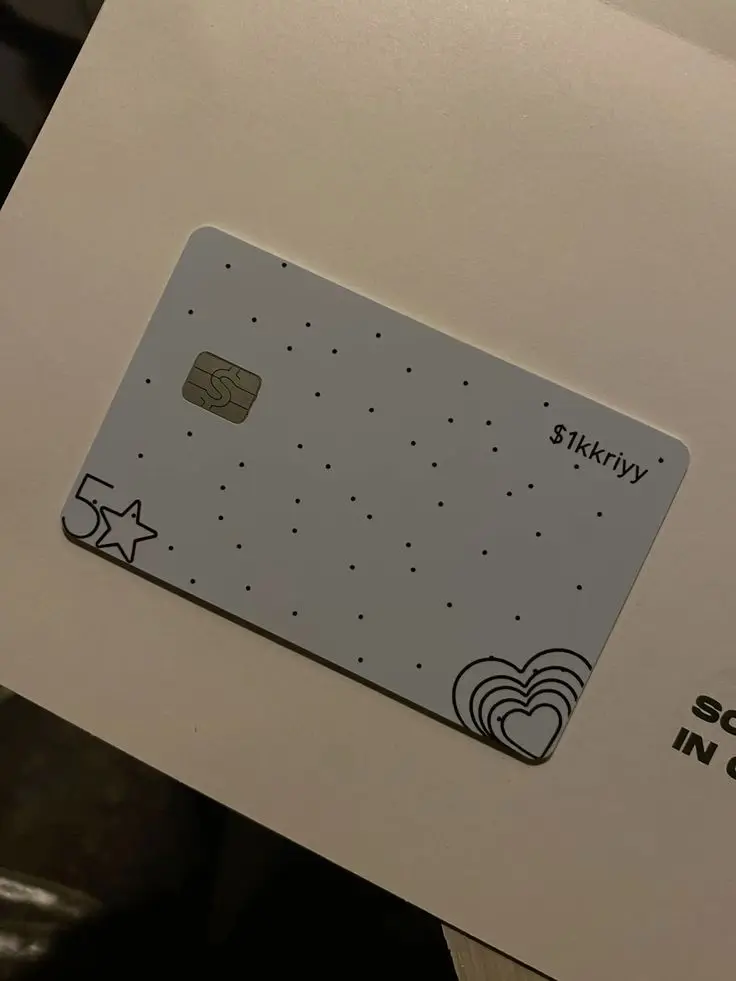 The Minimalist Cash Tag Card