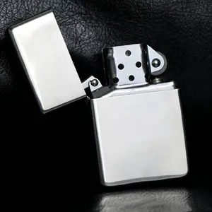 Retro Flip Windproof Metal Igniter With Classic Pattern, Available for Personal DIY Carving, Practical Daily Carry & Decorative Collectible, Ideal Casual Gift Choice, No Fuel Included.