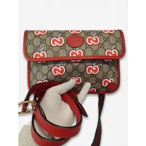 Pre-owned GUCCI GG Grained leather Shoulder Bags Ophidia Red exterior, beige canvas lining Very Good S014260326104