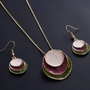Retro Elegant Jewelry Set Thin Coating Minimalist Three Layer Round Pendant Necklace Earrings for Daily Wear Parties Dates Birthday Gifts
