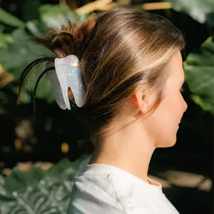 Large Pearly White Tooth Claw Hair Clip